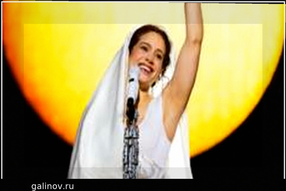Rosalía's Electrifying Lux Tour Dominates London Stage