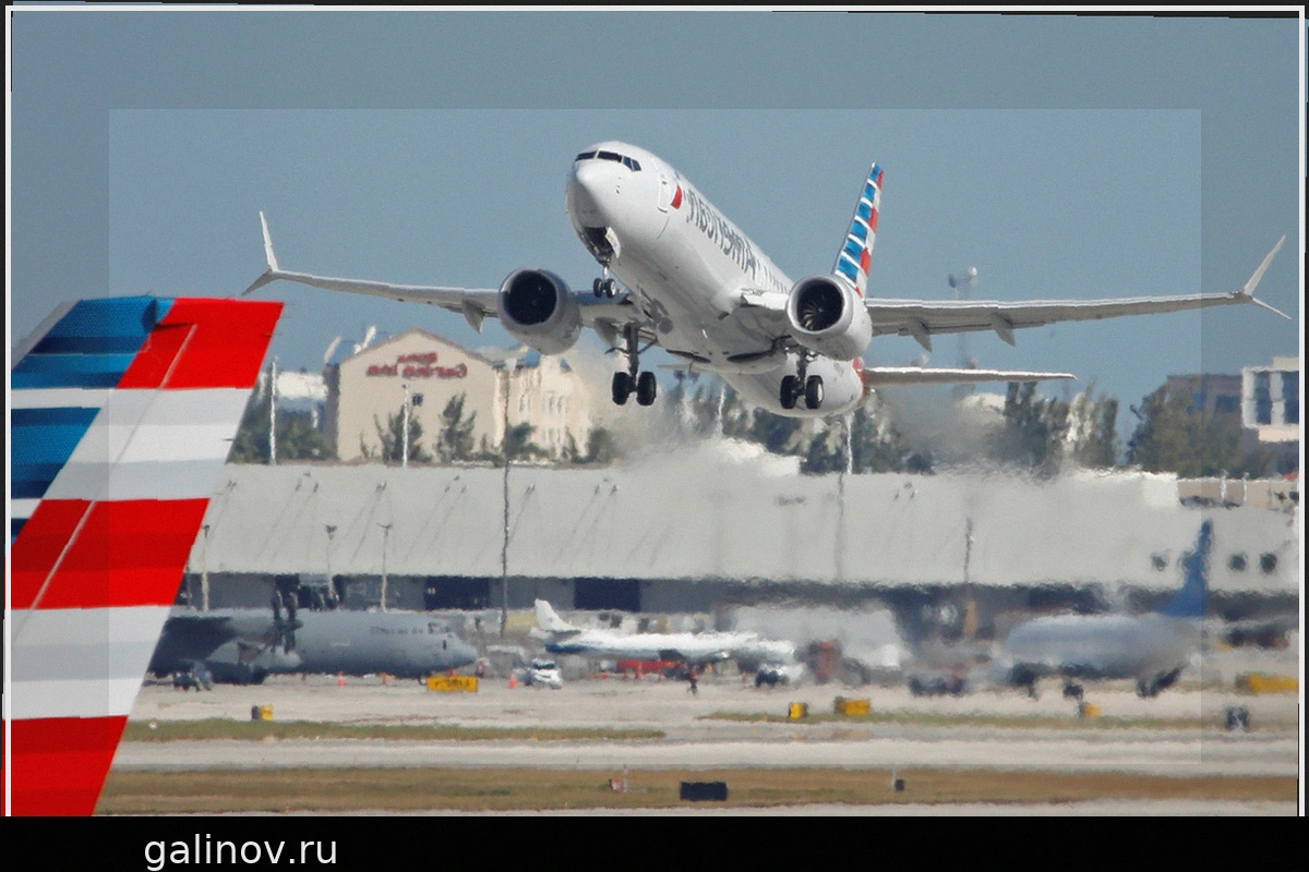 Авиалайнер American Airlines совершил посадку в Чикаго с двумя спущенными шинами шасси