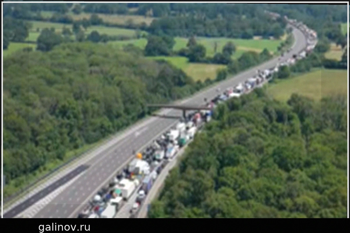 Motorists Hospitalized After Being Stranded on M25 During Heat Alert
