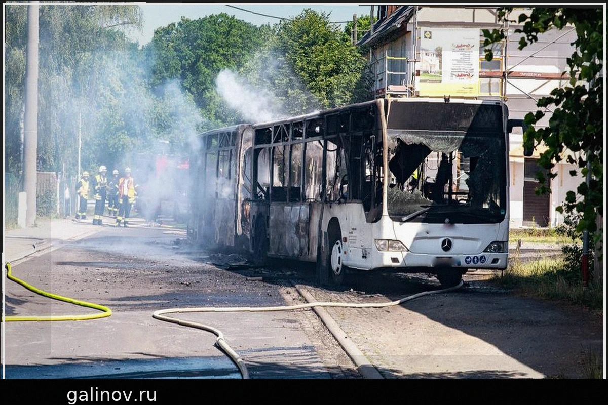 В Хунгене загорелся автобус: пассажиры спаслись до взрыва дизельного бака