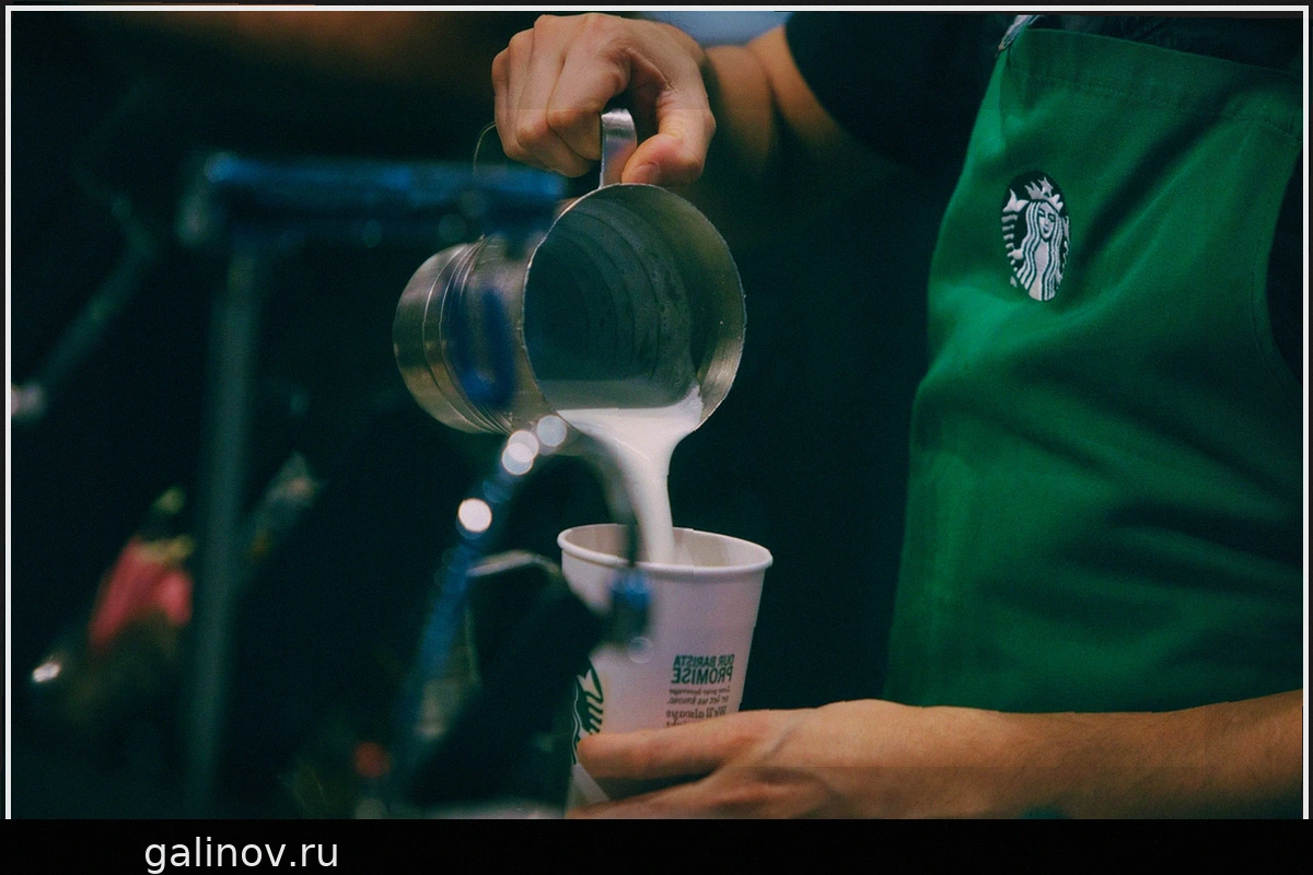 Сотрудники Starbucks уже набирали популярность в TikTok. Теперь компания платит им за это.