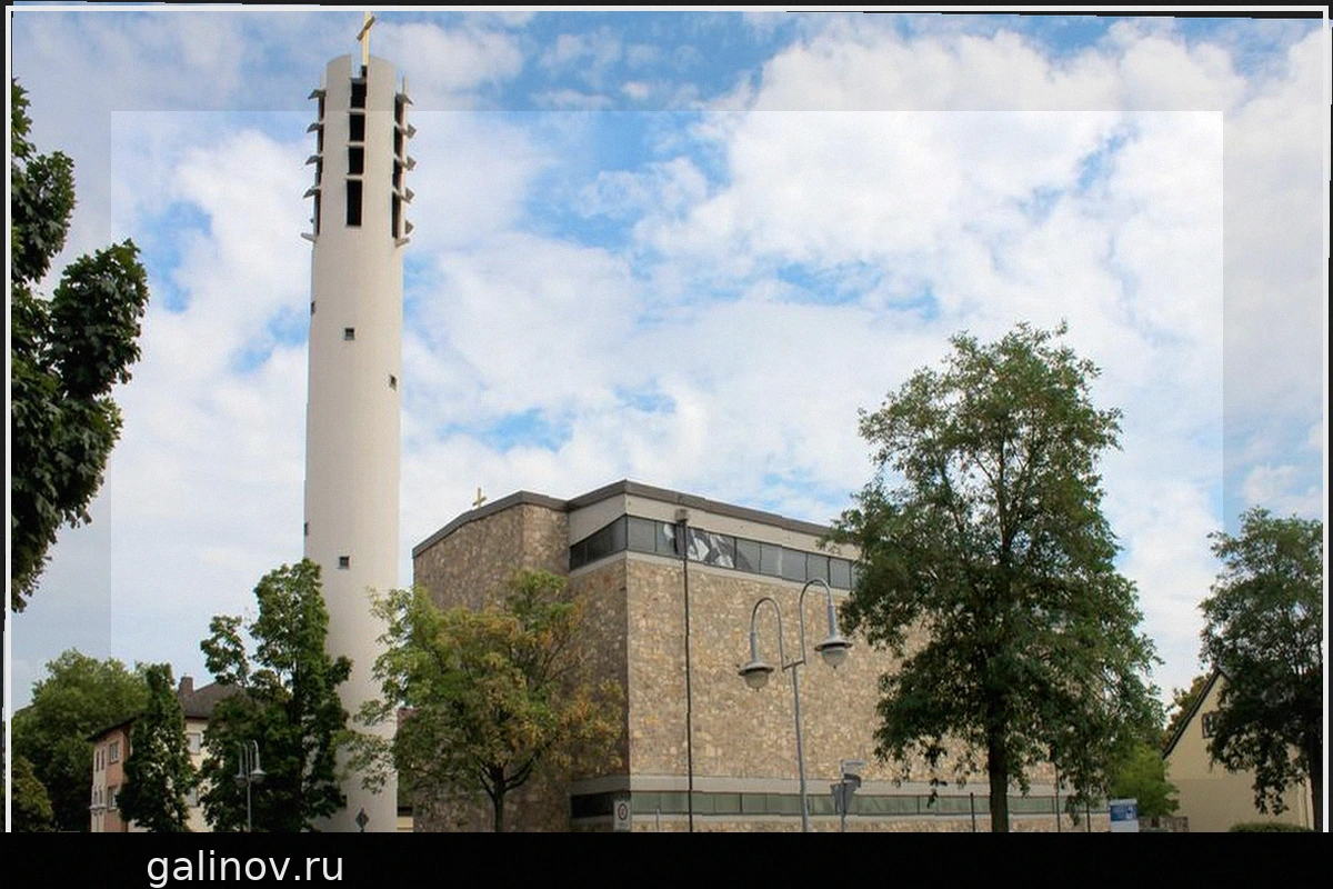 В Ганау неизвестные обстреляли церковные окна во время службы