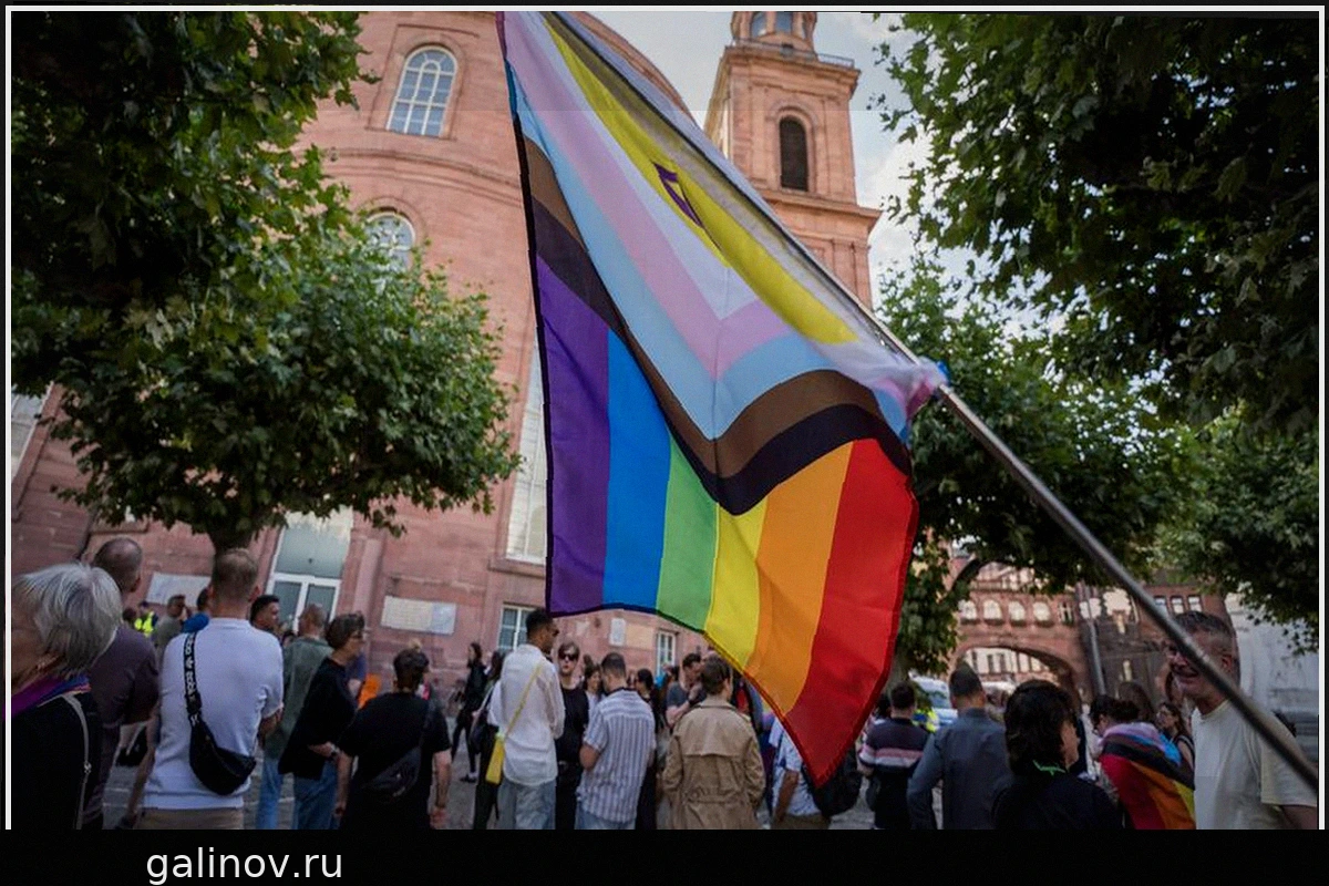 После нападения на CSD в Берлине: Франкфурт и Оффенбах почтили память жертв